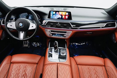Used 2020 BMW 750i xDrive w/ Luxury Rear Seating Package image 3