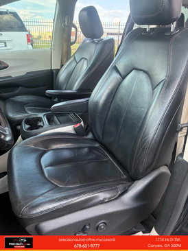 Used 2017 Chrysler Pacifica Touring-L image 8
