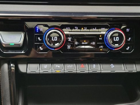 Certified 2025 GMC Sierra 2500 AT4 w/ AT4 Premium Plus Package image 15