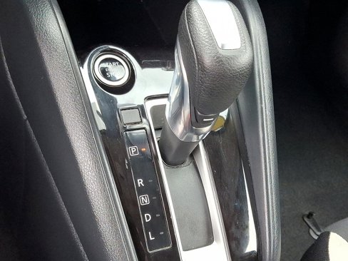 Used 2021 Nissan Versa SV image 17