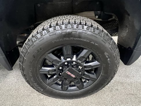 Used 2024 GMC Sierra 3500 AT4 w/ AT4 Preferred Package image 19