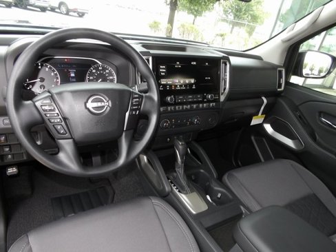 Certified 2025 Nissan Frontier SV image 14