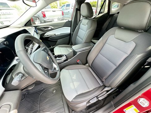 New 2025 Chevrolet Trax LT w/ Driver Confidence Package image 14