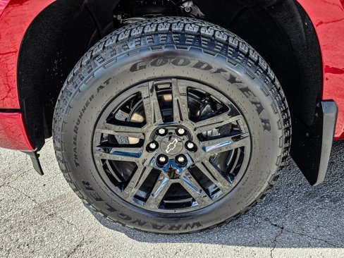 Used 2025 Chevrolet Silverado 1500 RST w/ Dark Appearance Package image 8