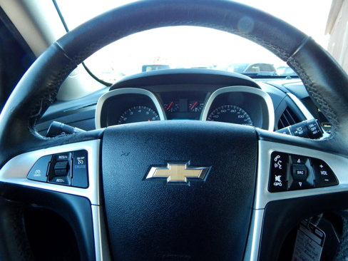 Used 2017 Chevrolet Equinox LT w/ Midnight Edition image 8