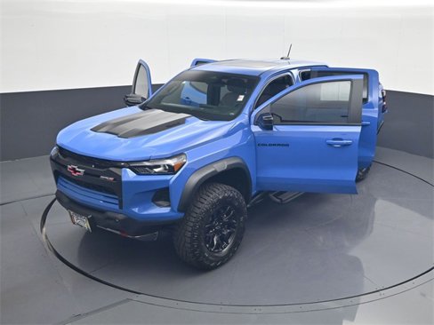 Used 2025 Chevrolet Colorado ZR2 w/ Technology Package image 30