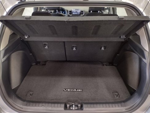 Used 2023 Hyundai Venue SEL image 15