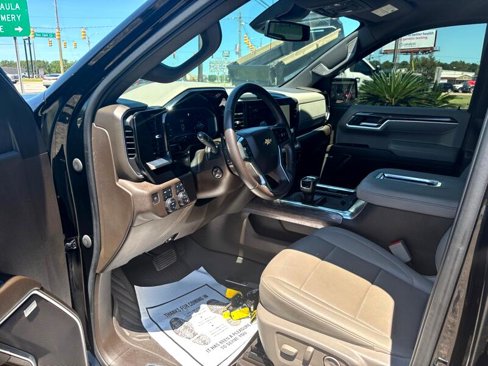 Used 2022 Chevrolet Silverado 1500 LTZ image 13
