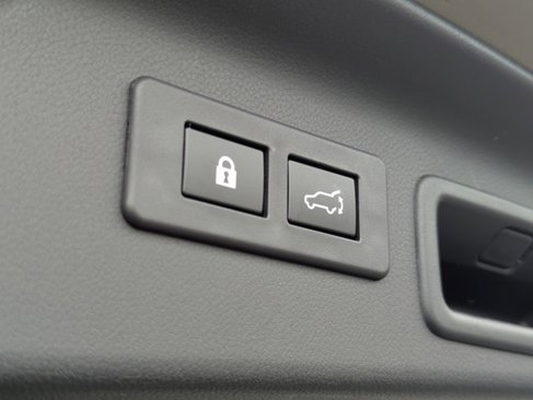 Certified 2025 Subaru Forester Limited image 32