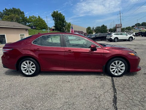 Used 2019 Toyota Camry LE image 2