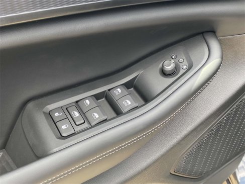 New 2025 Jeep Grand Cherokee L Altitude image 44