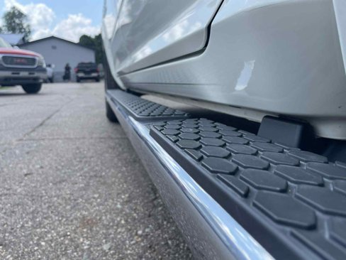 Used 2017 RAM 1500 Laramie w/ Convenience Group image 11