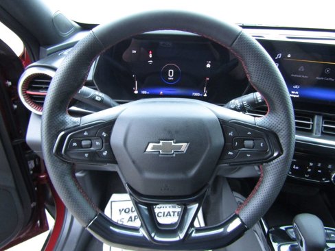 Used 2025 Chevrolet Trax RS w/ Driver Confidence Package image 15