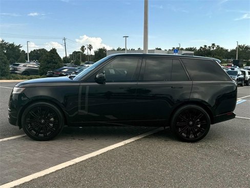 New 2025 Land Rover Range Rover SE image 2