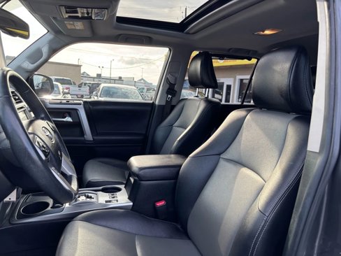 Used 2017 Toyota 4Runner Limited image 5