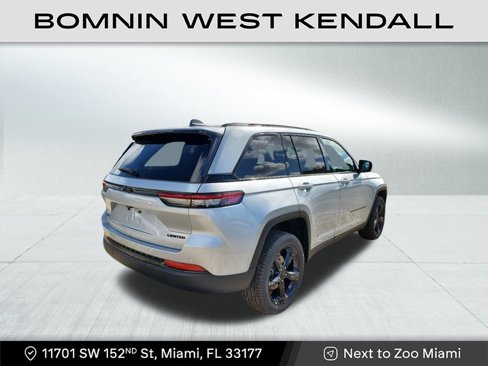 Used 2025 Jeep Grand Cherokee Limited w/ Black Appearance Package image 3