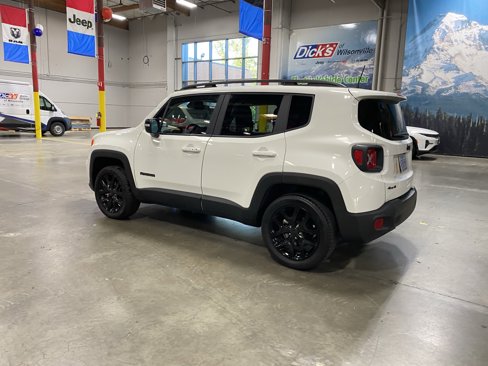 Used 2023 Jeep Renegade Altitude image 3