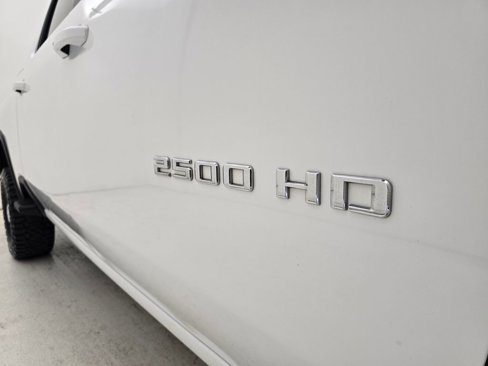 Used 2024 Chevrolet Silverado 2500 LT image 36