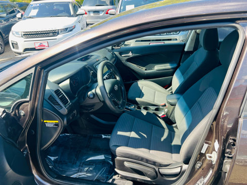 Used 2018 Kia Forte LX w/ LX Popular Package image 10