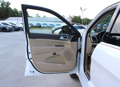 Used 2014 Jeep Grand Cherokee Overland w/ Trailer Tow Group IV image 33