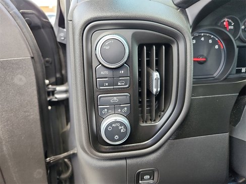 Used 2020 GMC Sierra 1500 4x4 Crew Cab w/ Sierra Value Package image 21