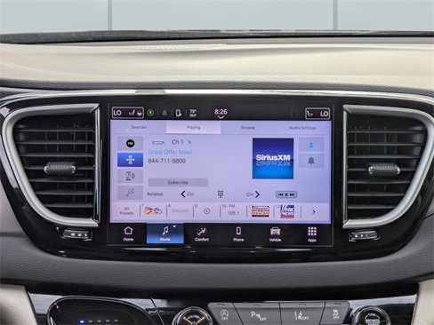 Used 2024 Chrysler Pacifica Touring-L image 19