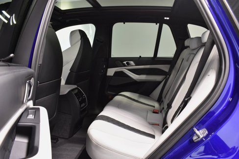 Used 2022 BMW X5 M w/ Executive Package image 27