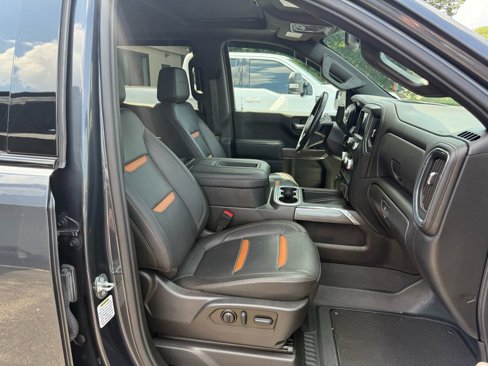 Used 2022 GMC Sierra 1500 AT4 w/ AT4 Preferred Package image 10