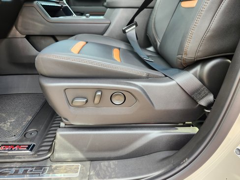 New 2026 GMC Sierra 2500 AT4 image 10