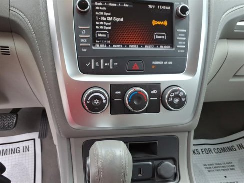 Used 2015 GMC Acadia SLE image 26
