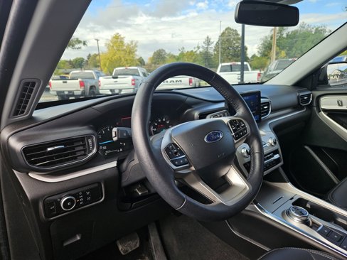 Used 2024 Ford Explorer XLT w/ Equipment Group 202A image 11