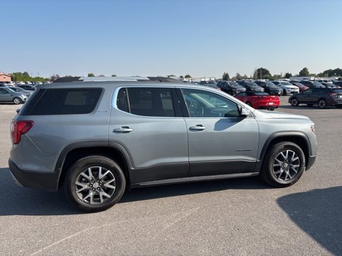 Used 2023 GMC Acadia SLE w/ Driver Convenience Package image 2