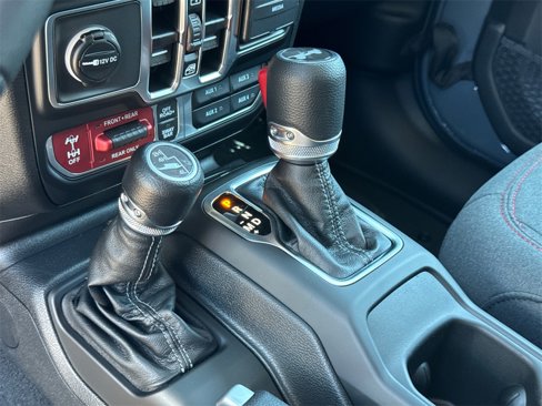 New 2025 Jeep Wrangler Unlimited Rubicon w/ Technology Group image 27