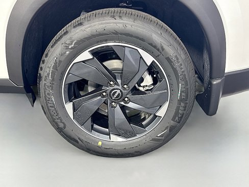 New 2025 Nissan Rogue SV image 28