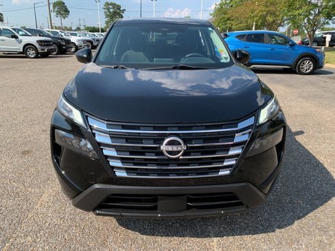 Used 2024 Nissan Rogue SV image 3