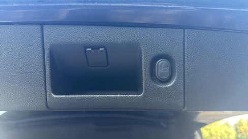 Used 2015 Cadillac Escalade Luxury image 14