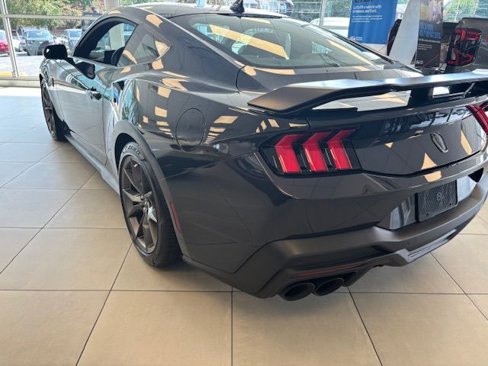 Used 2025 Ford Mustang Dark Horse image 5