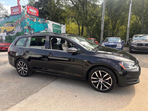 Used 2016 Volkswagen Golf Limited Edition image 1