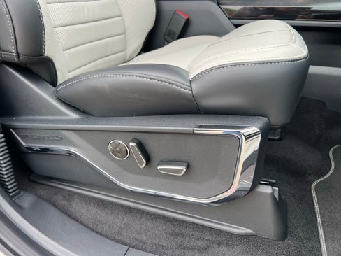 New 2025 Ford F150 Lightning Platinum image 25