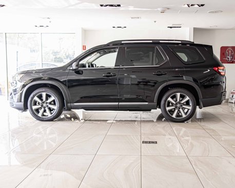 Used 2025 Honda Pilot Elite image 6
