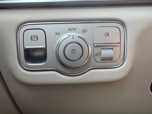 New 2026 Mercedes-Benz GLS 450 4MATIC image 8
