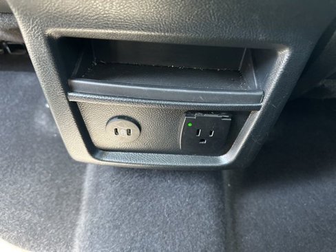 Used 2024 Ford Edge Titanium image 17