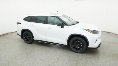 New 2025 Toyota Highlander XLE image 27