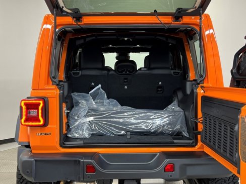 New 2025 Jeep Wrangler Unlimited Rubicon 392 image 5
