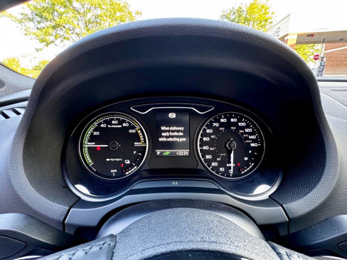 Used 2017 Audi A3 e-tron Premium image 32