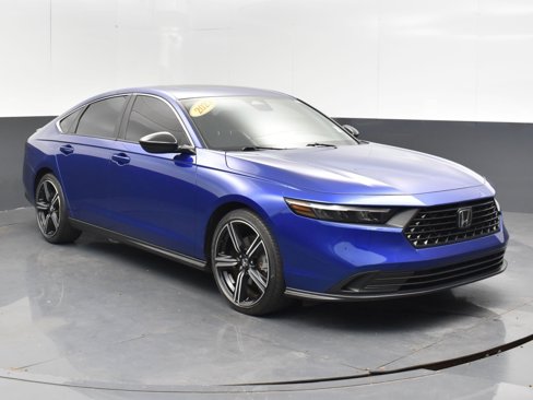 Used 2023 Honda Accord Sport image 2