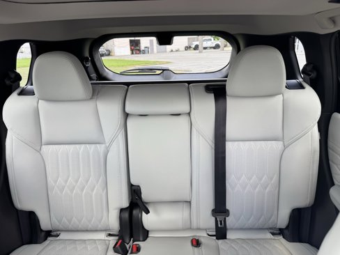 New 2025 Mitsubishi Outlander AWD image 13