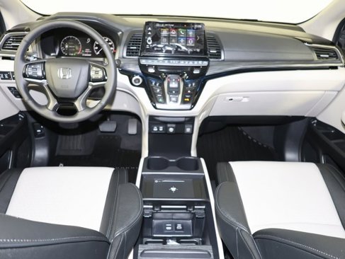 New 2026 Honda Odyssey Elite image 8