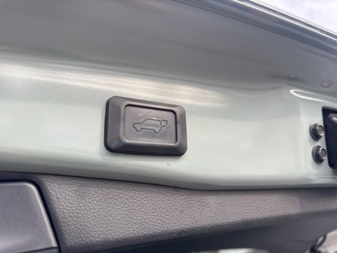 Used 2021 Toyota RAV4 XLE Premium image 30
