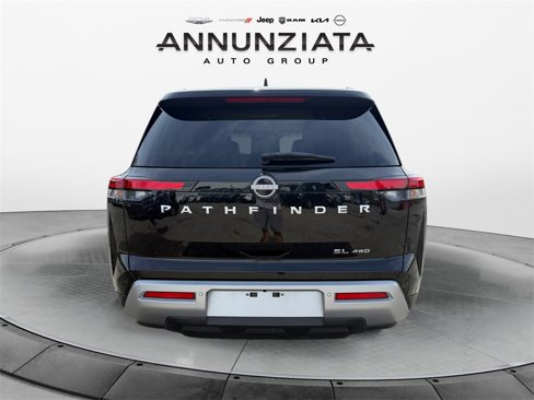 Used 2025 Nissan Pathfinder SL image 4